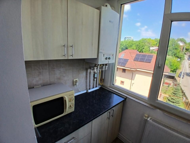 Apartament 1 camera de inchiriat zona Podu de Fier