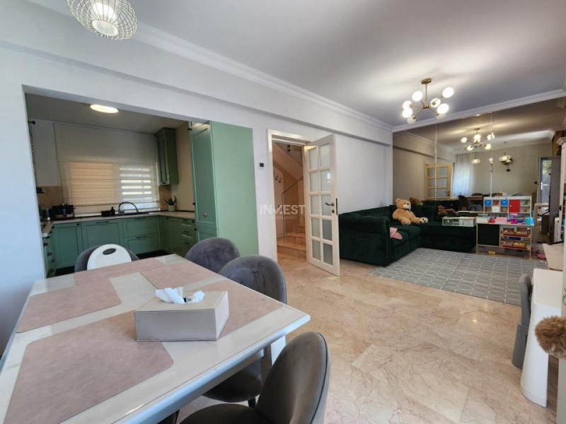 CASA ZONA PODISUL INSORIT , 100 MP UTILI , 380 MP TEREN