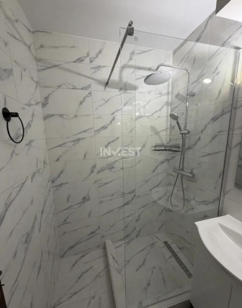 Apartament renovat de vânzare în Nicolina 1 aproape de Centru