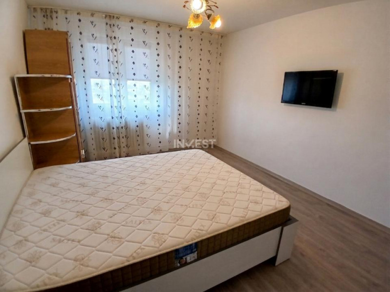 Apartament 3 camere de inchiriat zona Podu Ros