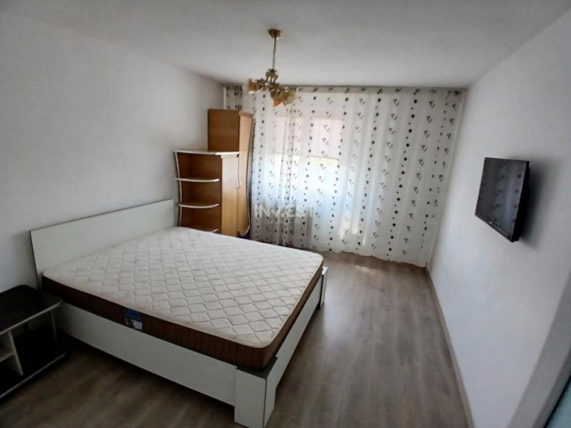 Apartament 3 camere de inchiriat zona Podu Ros