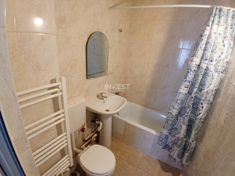 Apartament 3 camere de inchiriat zona Podu Ros