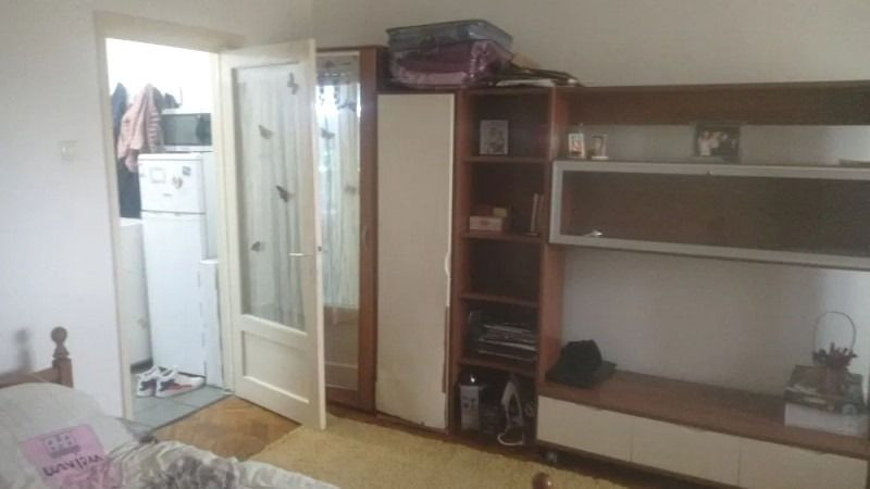 Podu Ros -Apartament 1 camera , etaj intermediar, bloc fara risc seismic 