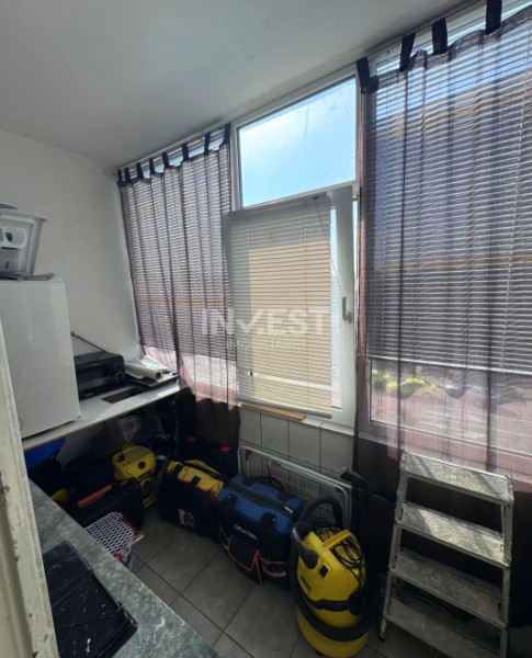 Apartament 2 camere-Cantemir-Podu Ros-etaj intermediar