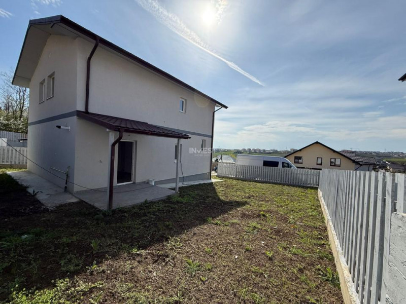 Casă individuală cu 4 camere! Dormitor la parter și 600mp teren! Comision 0%