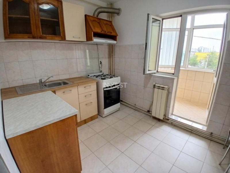 Apartament 3 camere de inchiriat zona Nicolina