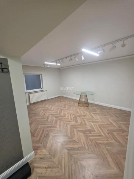 Apartament 2 camere nemobilat în zona Gara, 450 euro/lună