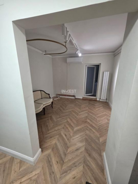 Apartament 2 camere nemobilat în zona Gara, 450 euro/lună