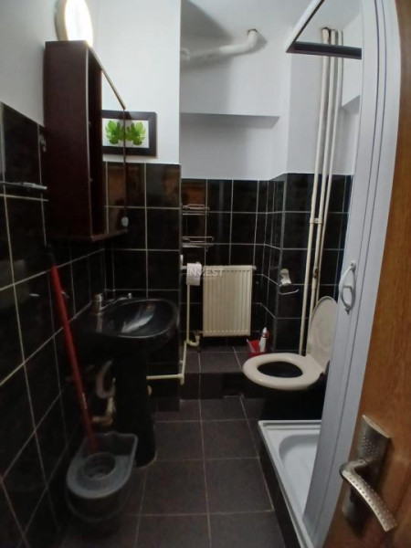 Garsonieră spațioasă de închiriat în zona Gară, 400 €