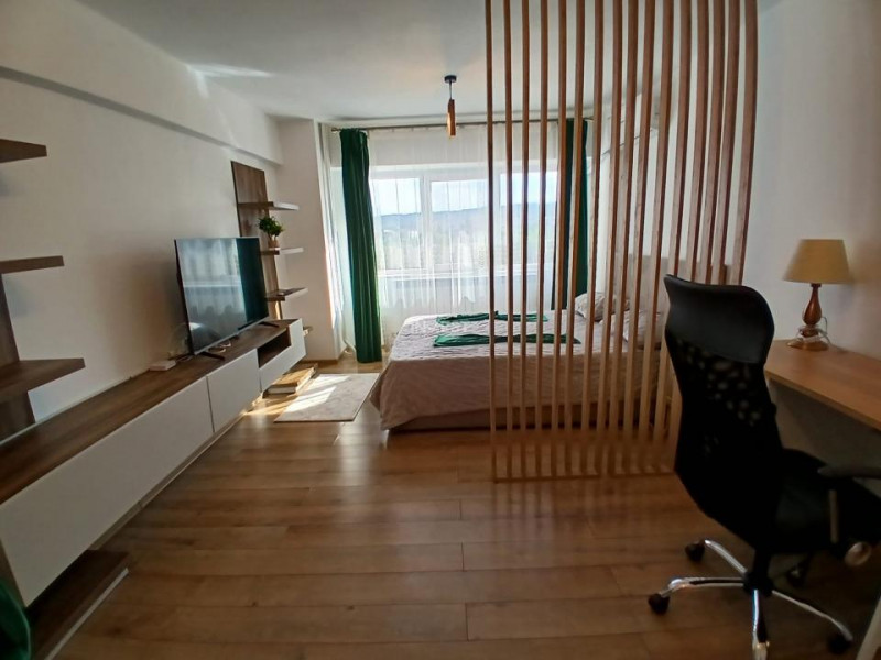 Garsonieră spațioasă de închiriat în zona Gară, 490 €