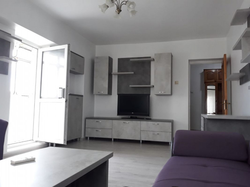 Apartament 2 camere D, Piata Pacurari, etaj intermediar, renovat