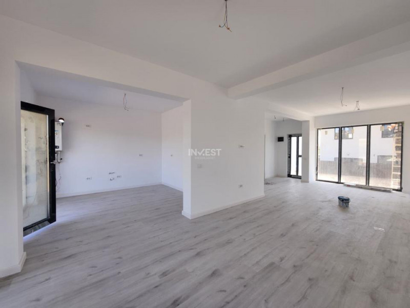 CASA INDIVIDUALA , 4 CAMERE, 2 BAI, 500 mp teren, MOLDOVA MALL
