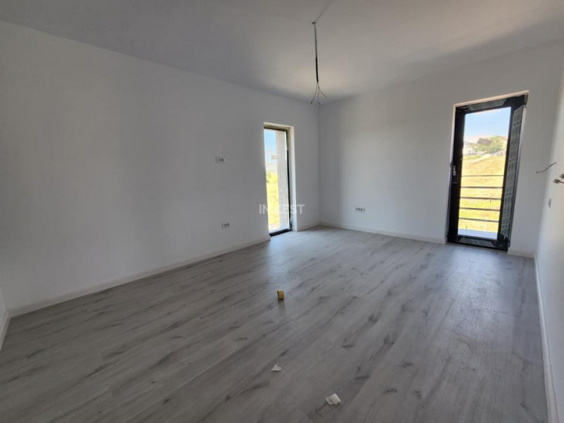 CASA INDIVIDUALA , 4 CAMERE, 2 BAI, 500 mp teren, MOLDOVA MALL