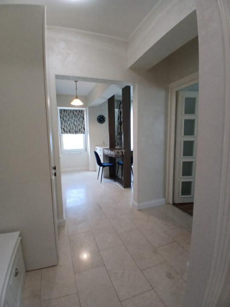 Apartament spațios cu 2 camere și 2 balcoane de închiriat în Copou