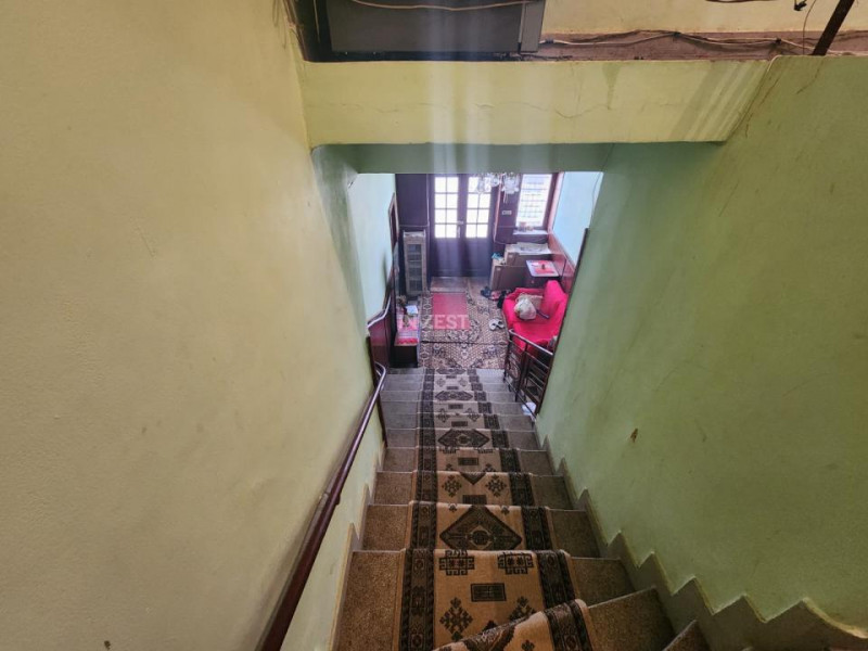 CASA CENTRU IASI, 7 CAMERE, 143 MP UTILI, 22 MP BECI, MAGAZIE SI GARAJ