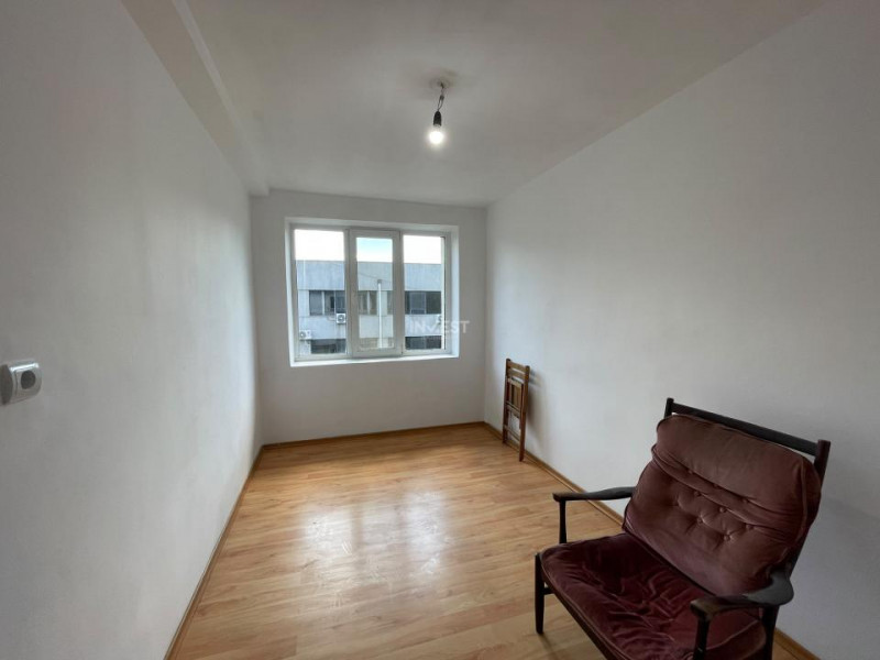 Apartament 3 camere, decomandat, zona Pacurari - Petru Poni, Iasi