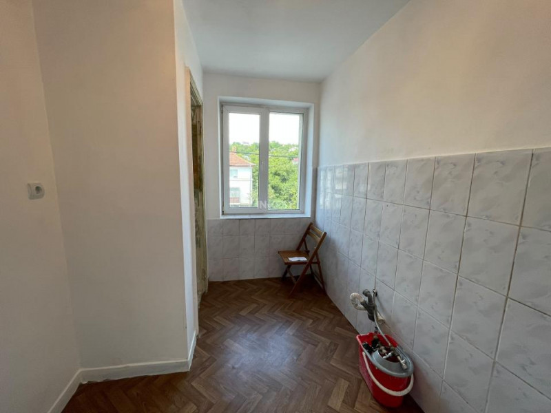 Apartament 3 camere, decomandat, zona Pacurari - Petru Poni, Iasi
