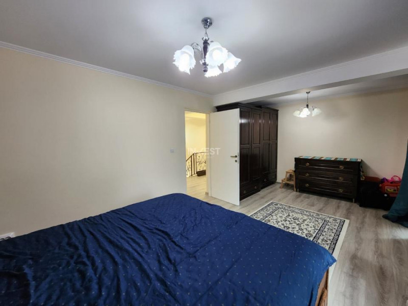 Casa de vanzare 120mp utili, 3 bai zona Valea Adanca-Mega Image