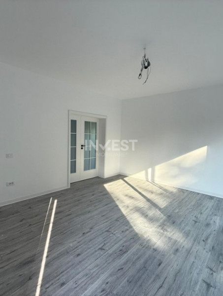 CASA INDIVIDUALA, 4 CAMERE, 2 BAI SI POD, VALEA ADANCA ZONA 5 DRUMURI