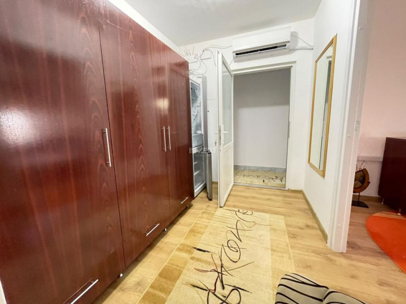 Apartament 2 camere decomandat de inchiriat zona Podu Ros 