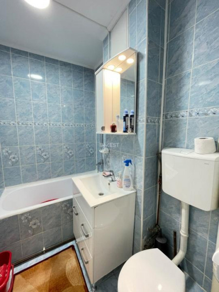 Apartament 2 camere decomandat de inchiriat zona Podu Ros 