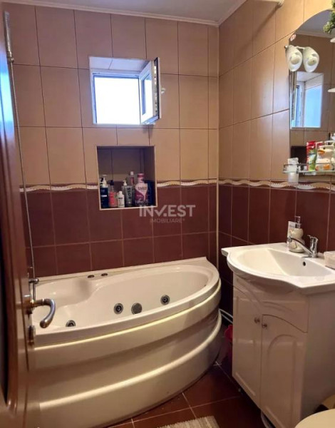 Apartament 3 camere decomandat - 71 MP utili - Nicolina 2