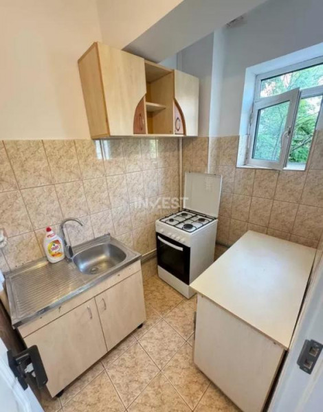 Garsonieră renovată în Nicolina - etajul 2 - aproape de Centru