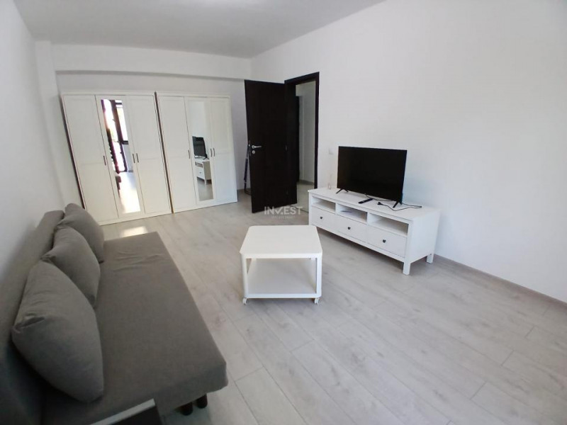 Apartament 1 camera, Brown Luxury, parter inalt, balcon si loc de parcare, 350€