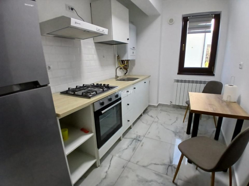 Apartament 1 camera, Brown Luxury, parter inalt, balcon si loc de parcare, 350€