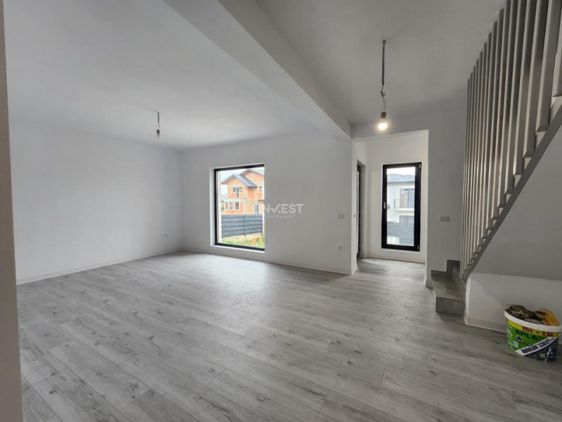 CASA DE VANZARE, 4 CAMERE 2 BAI SI MAGAZIE , VALEA ADANCA- 5 DRUMURI