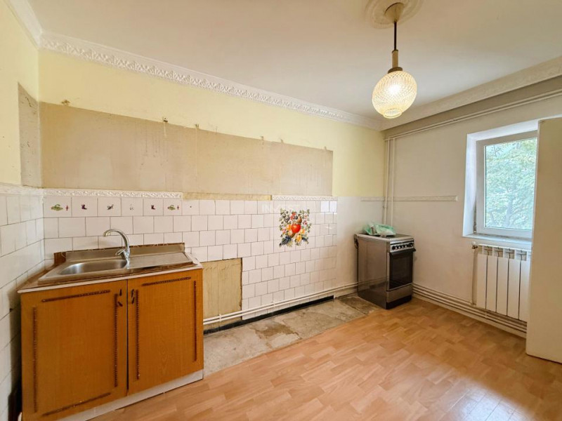 Apartament cu 4 camere lângă Mănăstirea Frumoasa - etajul 3 - bloc 1983