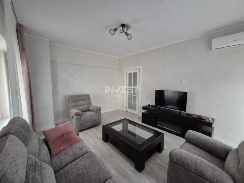 Inchiriez apartament 2 camere decomandat, Royal Town,Copou, prima inchiriere