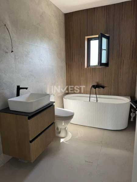 DUPLEX 3 CAMERE, 2 BAI, 250 MP TEREN, VOROVESTI-MIROSLAVA