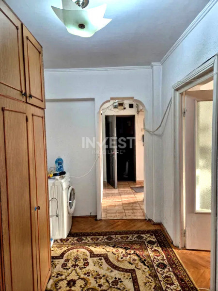 Apartament 3 camere, decomandat, zona Pacurari - Posta, Iasi