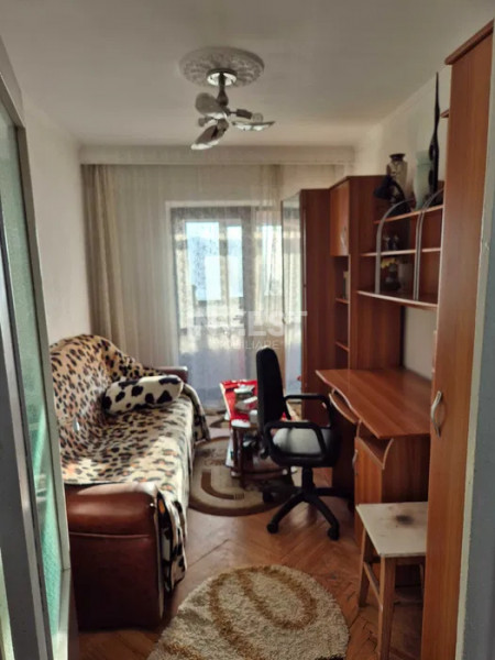 Apartament 3 camere, decomandat, zona Pacurari - Posta, Iasi