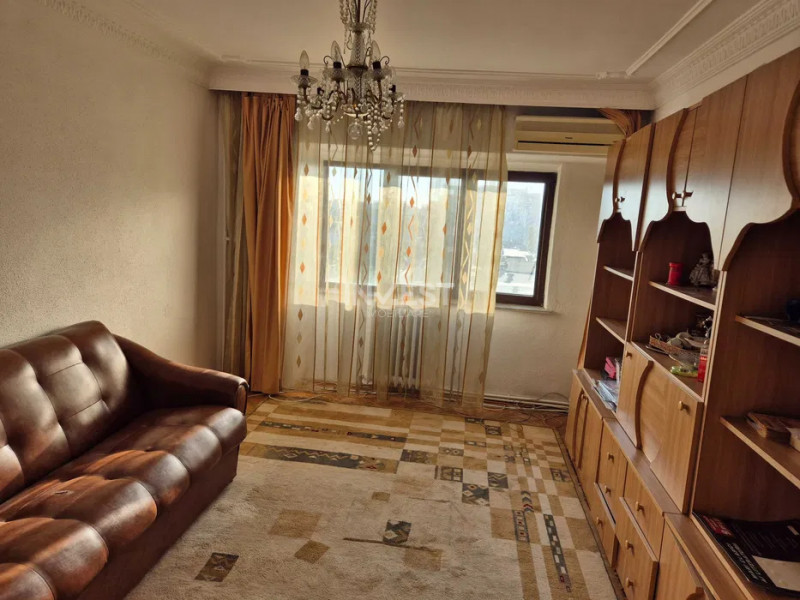 Apartament 3 camere, decomandat, zona Pacurari - Posta, Iasi