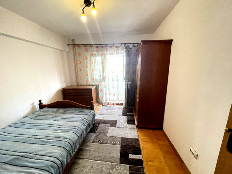 Apartament 3 camere, decomandat, zona Pacurari, Iasi