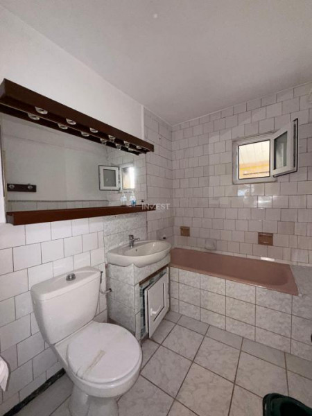 Apartament cu 4 camere în cartierul Frumoasa - etajul 3 - bloc 1983