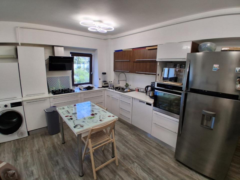 Apartament 3 camere, decomandat, zona Pacurari, Iasi