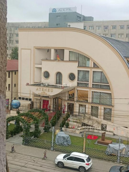 Apartament 2 camere de inchiriat zona Tatarasi - Ateneu, loc de parcare inclus
