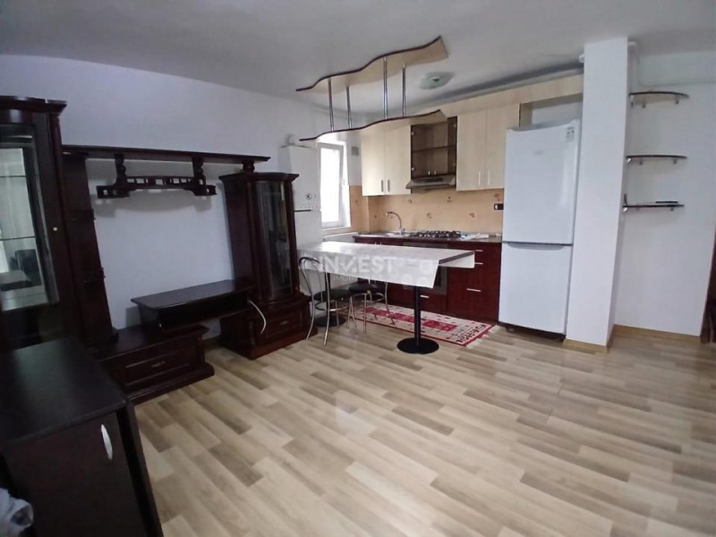 Apartament 3 camere, Păcurari, 400 euro