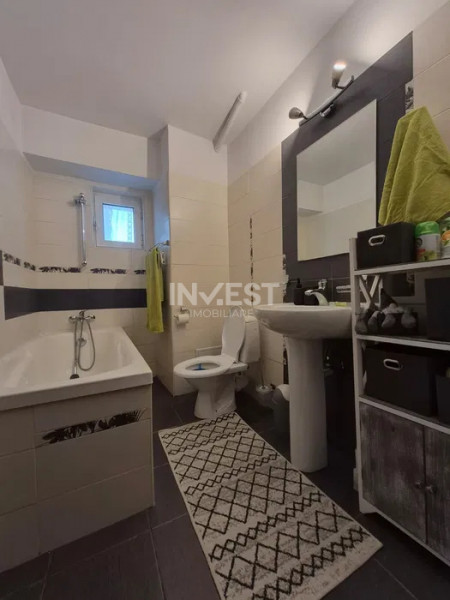 Apartament 4 camere de inchiriat zona Nicolina