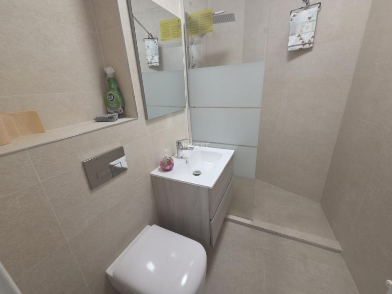 Apartament 2 camere, etaj intermediar, RENOVAT, rond ZIMBRU
