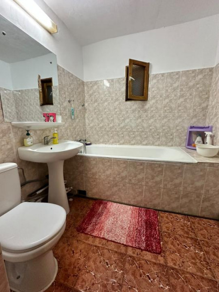 Apartament 2 camere, decomandat, zona Canta, Iasi