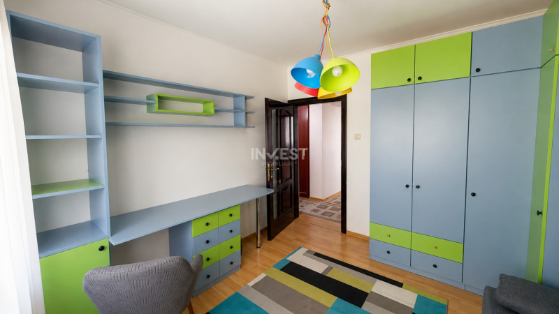 Apartament 4 camere de inchiriat zona Tatarasi - Flora