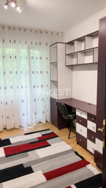 Apartament 4 camere de inchiriat zona Tatarasi - Flora