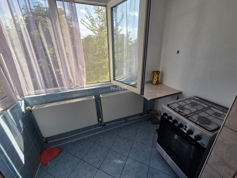 Apartament de 2 camere, decomandate, etaj 2, Dacia
