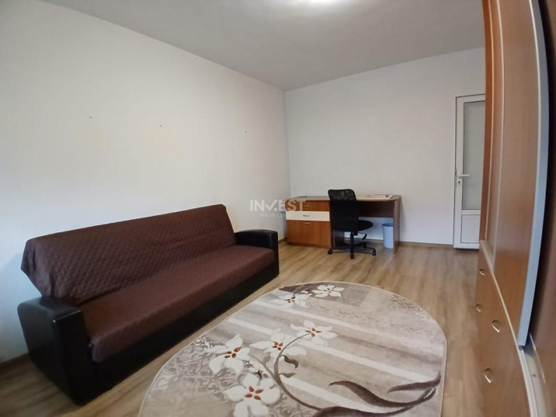 partament spațios cu 2 camere, decomandat, în Păcurari 400 €