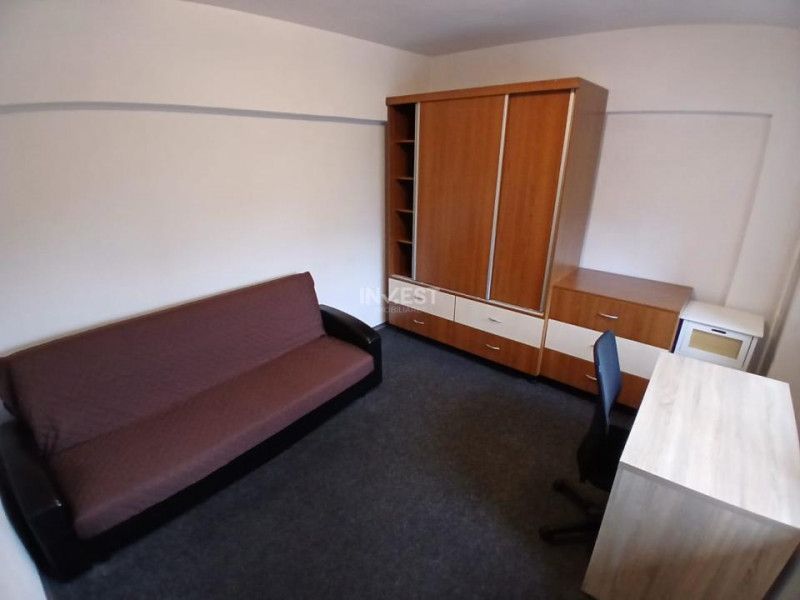 partament spațios cu 2 camere, decomandat, în Păcurari 400 €