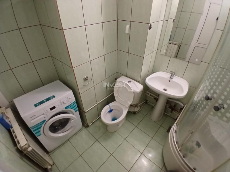 partament spațios cu 2 camere, decomandat, în Păcurari 400 €